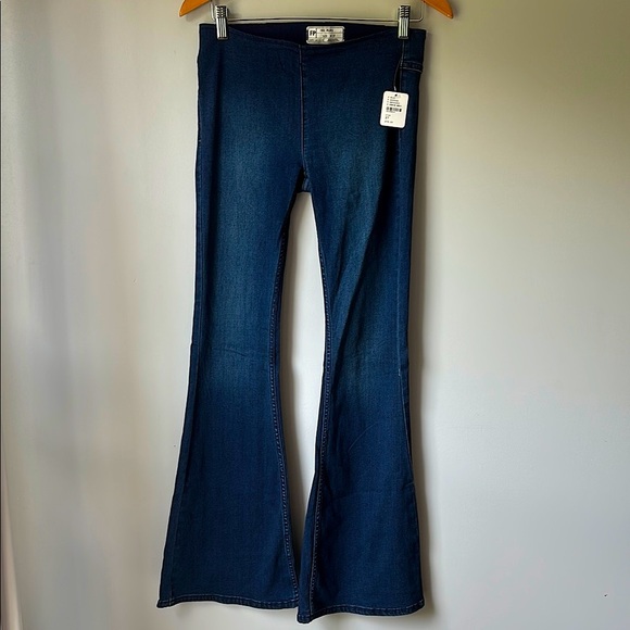 NWT‼️Free People Penny Pull On Stretch Moody Blue Medium Wash Jeans size 27 - Picture 4 of 10